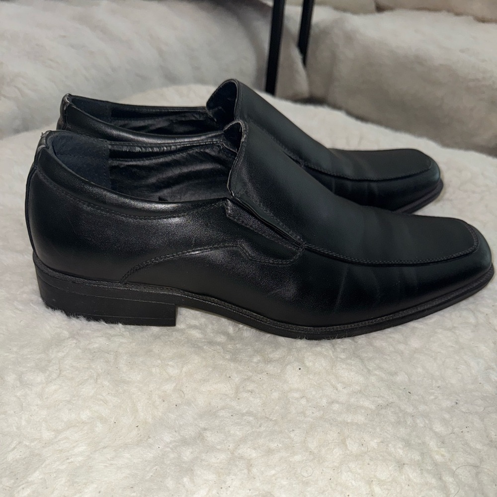 Men’s 12 Perry Ellis Black Leather Loafers